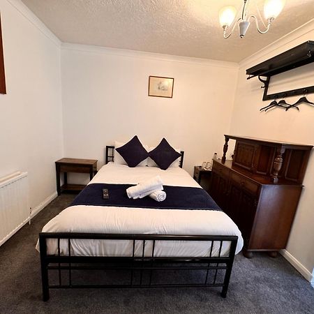 High Trees Guest House Gatwick Horley Zewnętrze zdjęcie