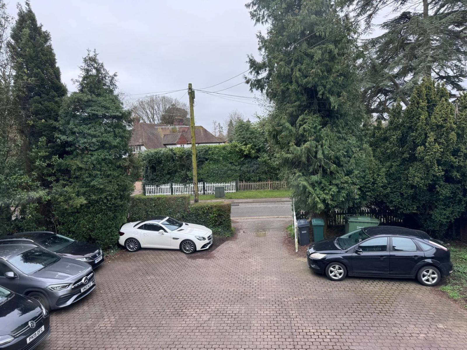 High Trees Guest House Gatwick Horley Zewnętrze zdjęcie