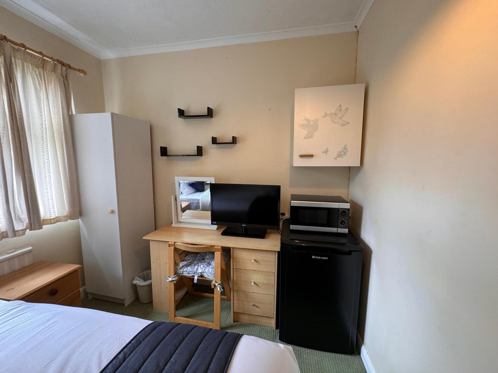 High Trees Guest House Gatwick Horley Zewnętrze zdjęcie