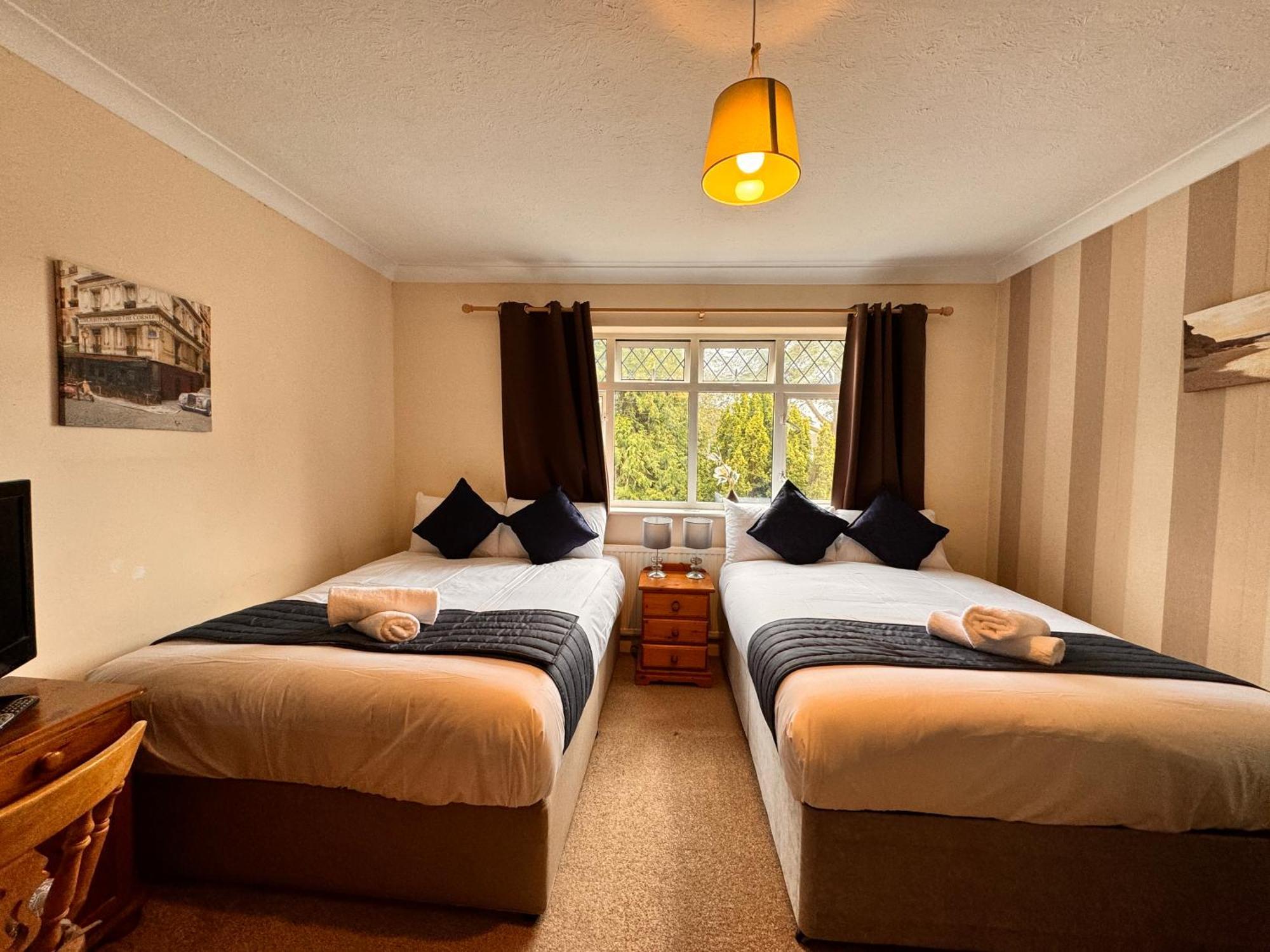 High Trees Guest House Gatwick Horley Zewnętrze zdjęcie