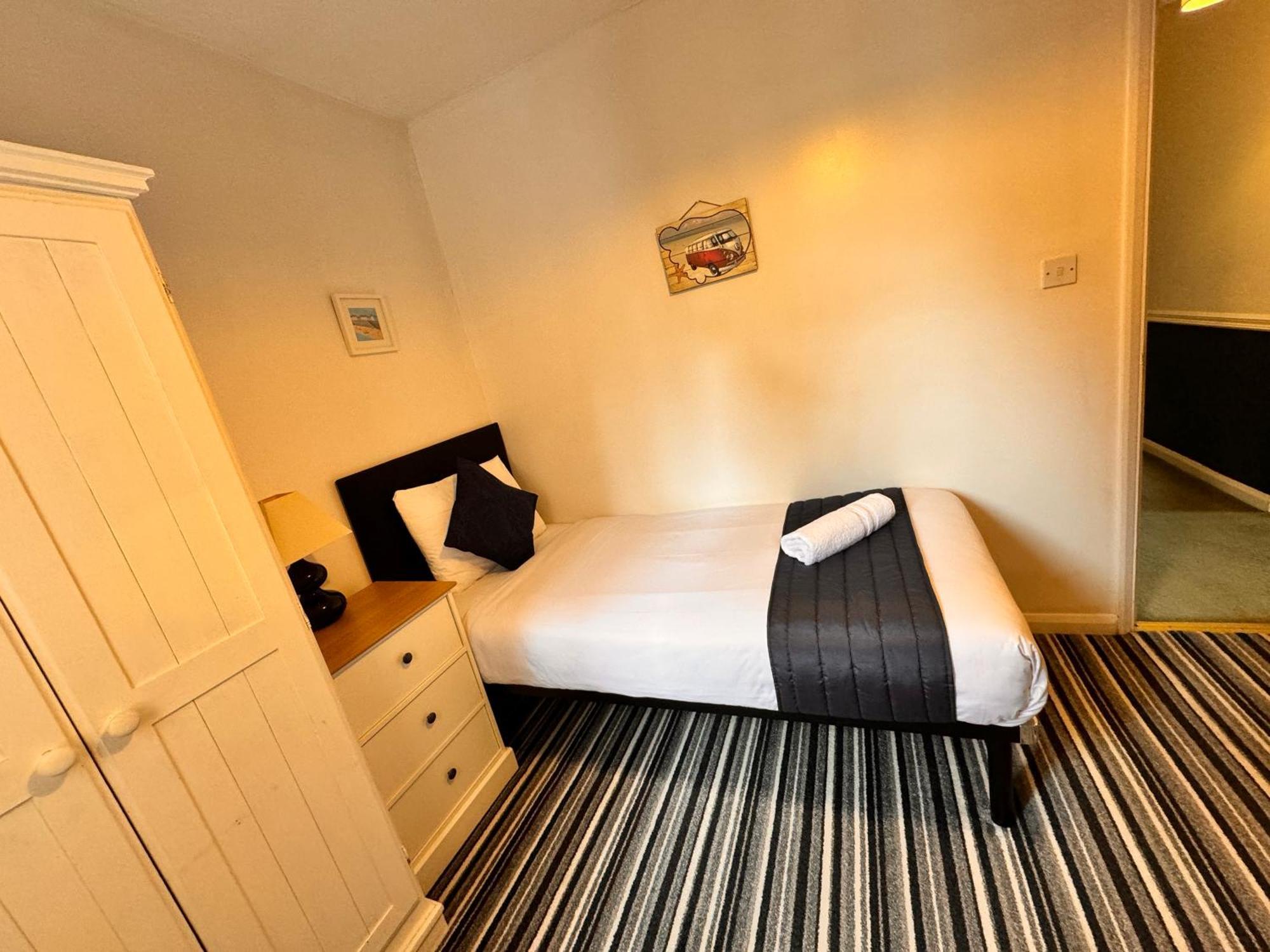 High Trees Guest House Gatwick Horley Zewnętrze zdjęcie