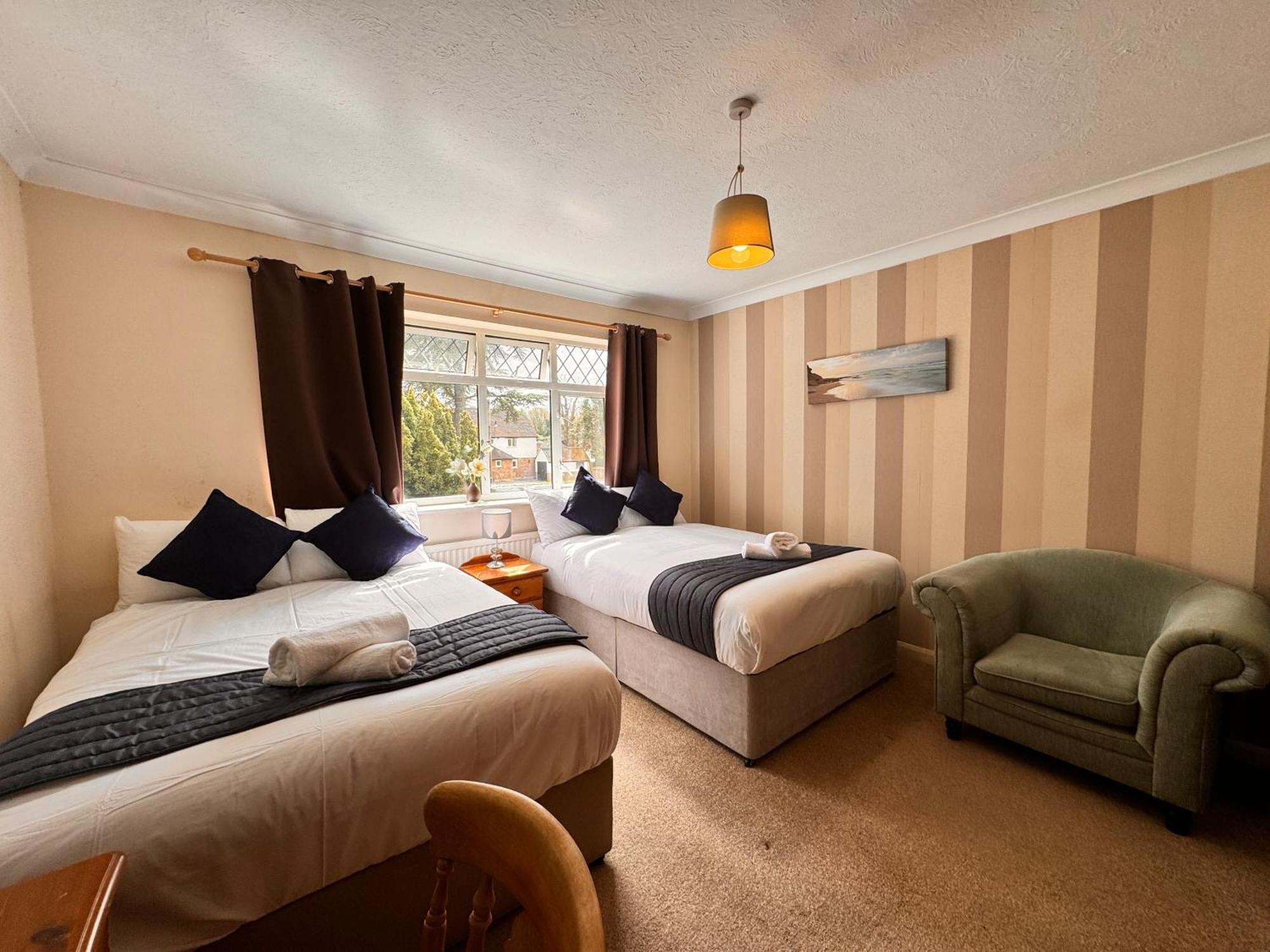High Trees Guest House Gatwick Horley Zewnętrze zdjęcie