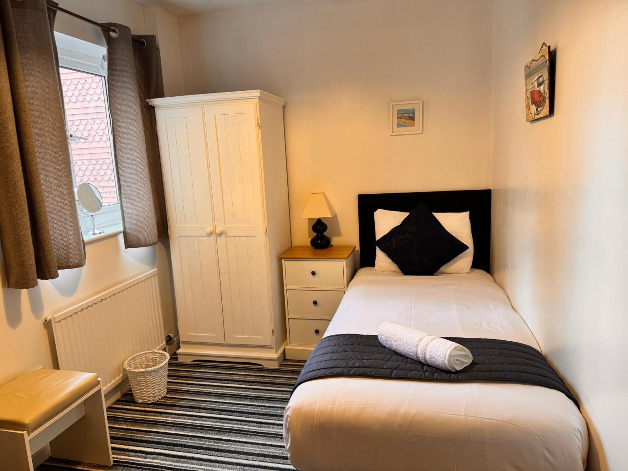 High Trees Guest House Gatwick Horley Zewnętrze zdjęcie