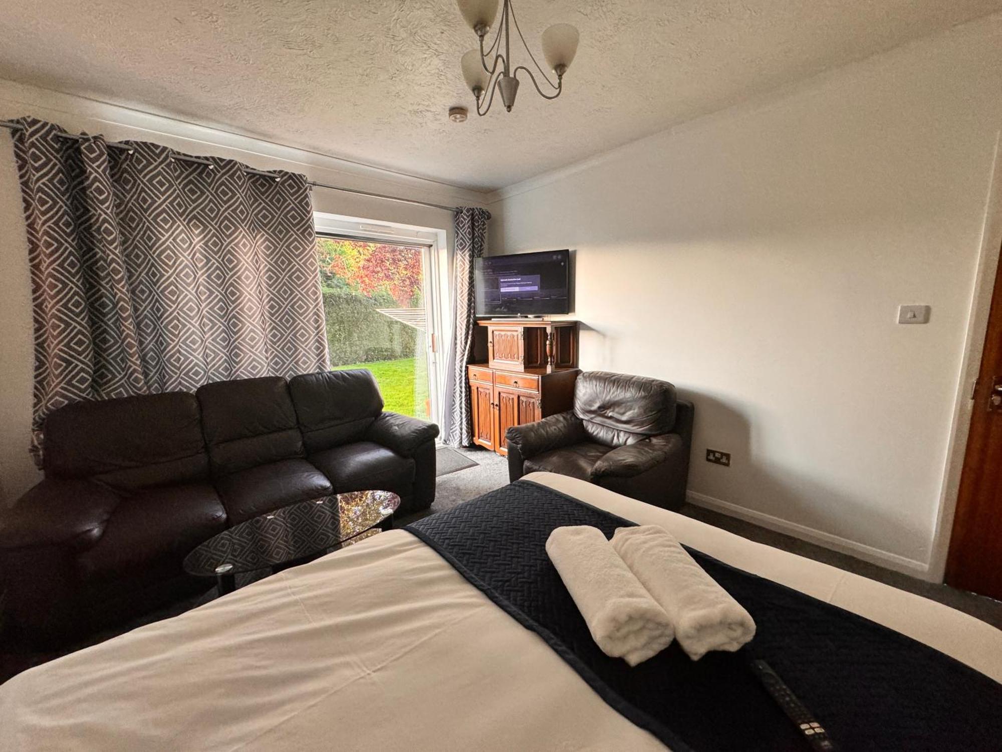 High Trees Guest House Gatwick Horley Zewnętrze zdjęcie