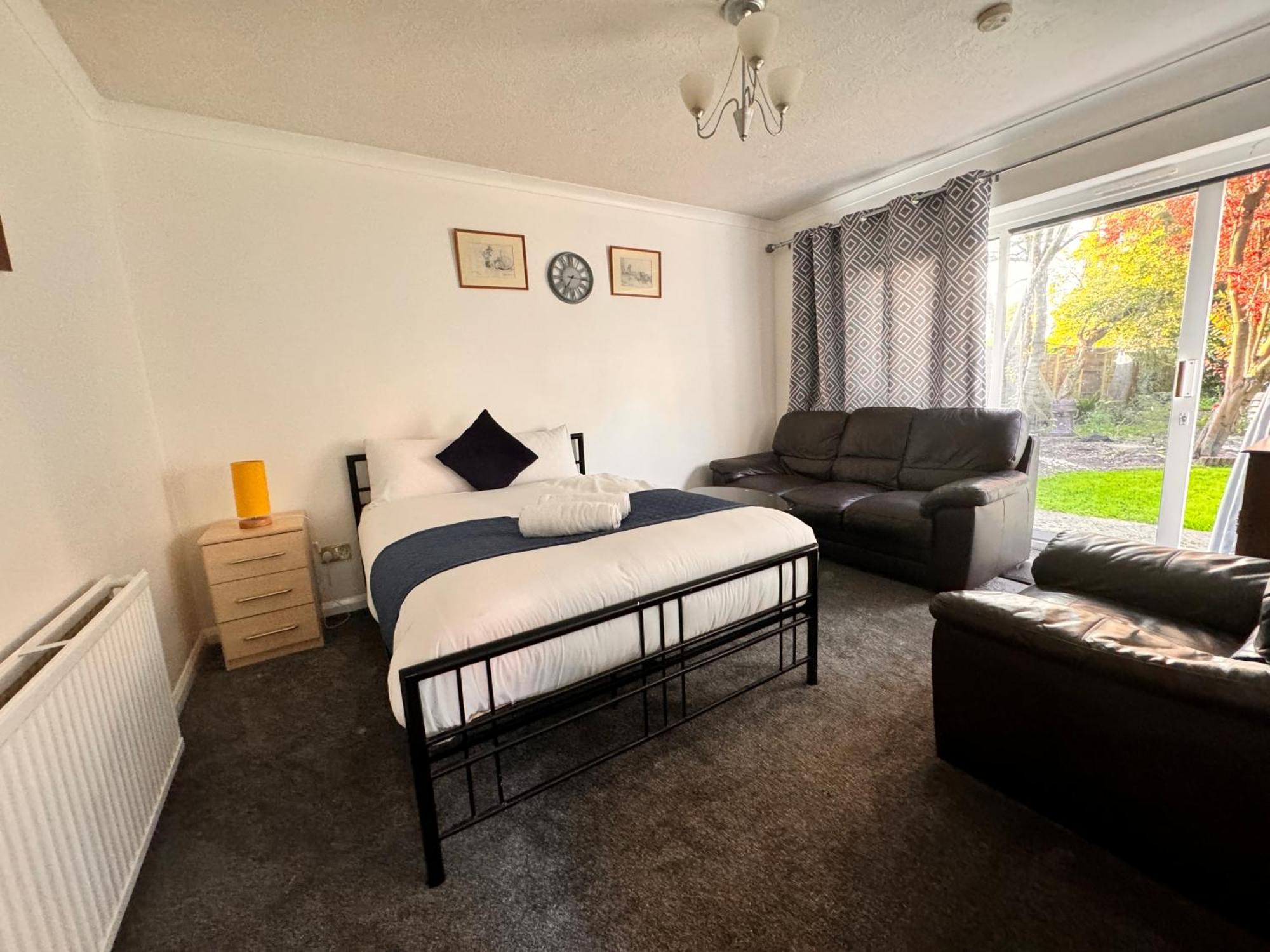 High Trees Guest House Gatwick Horley Zewnętrze zdjęcie
