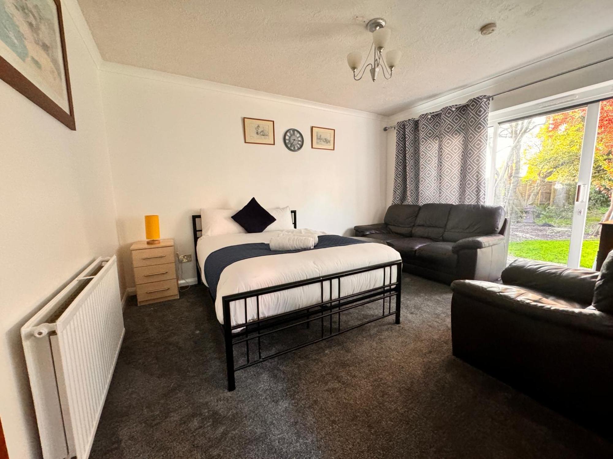 High Trees Guest House Gatwick Horley Zewnętrze zdjęcie