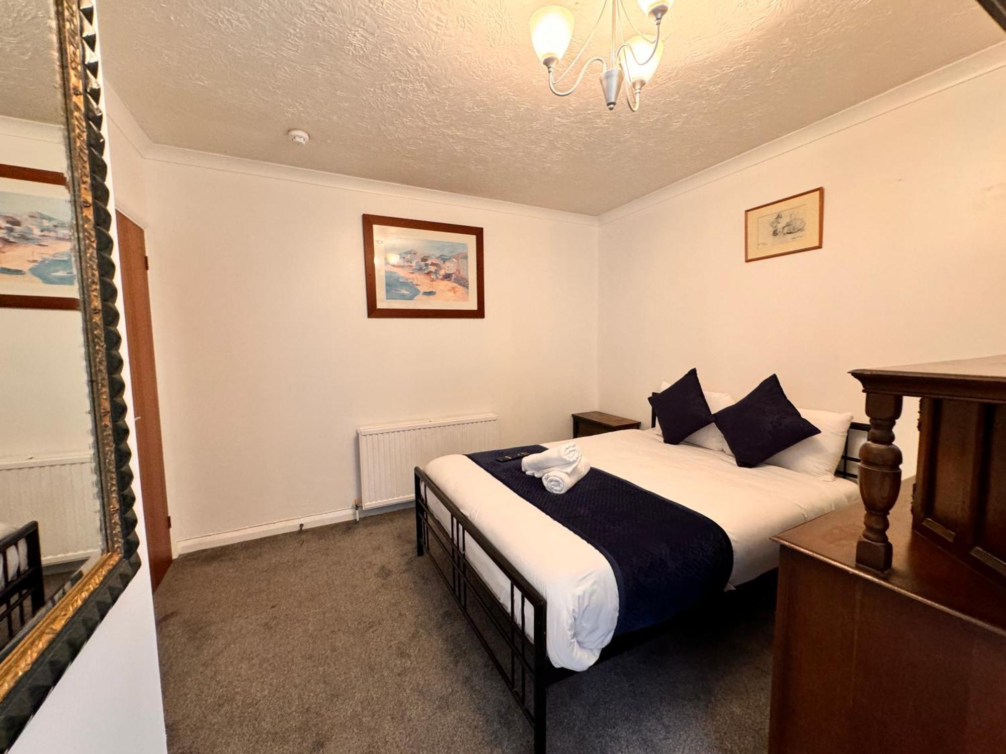 High Trees Guest House Gatwick Horley Zewnętrze zdjęcie