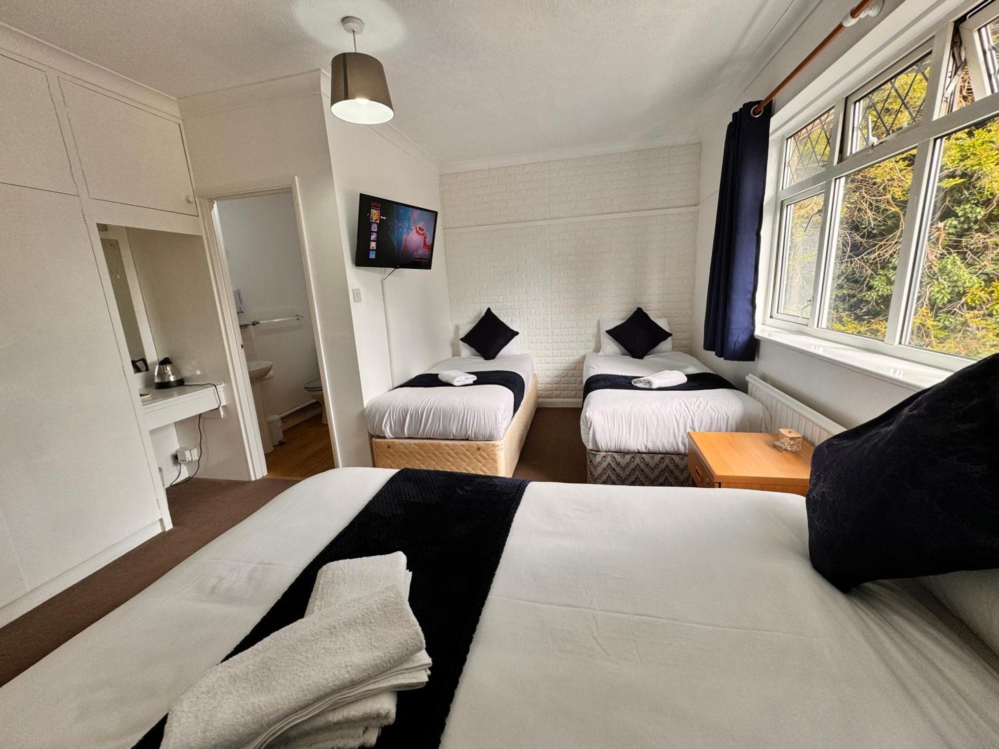 High Trees Guest House Gatwick Horley Zewnętrze zdjęcie