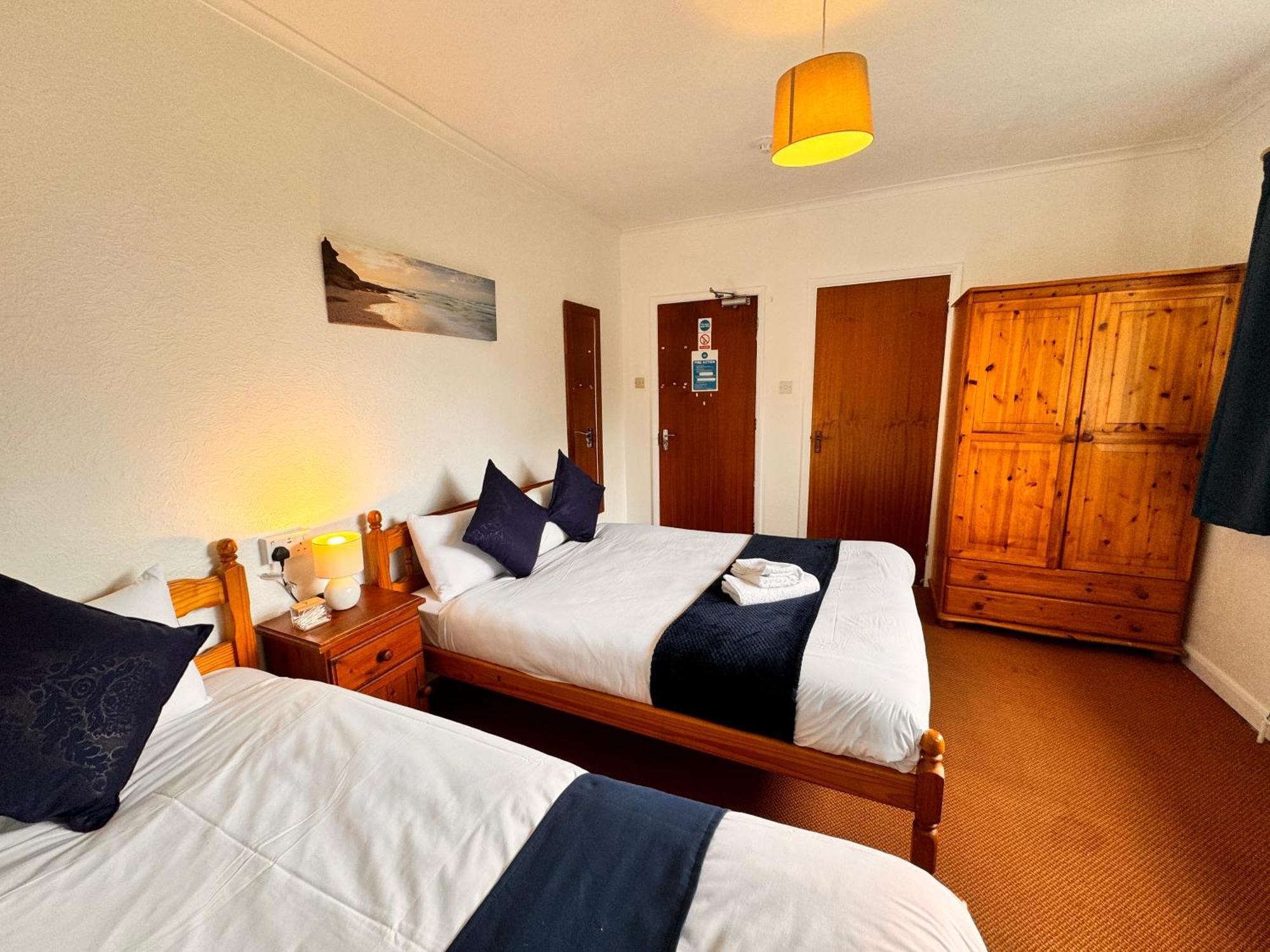 High Trees Guest House Gatwick Horley Zewnętrze zdjęcie