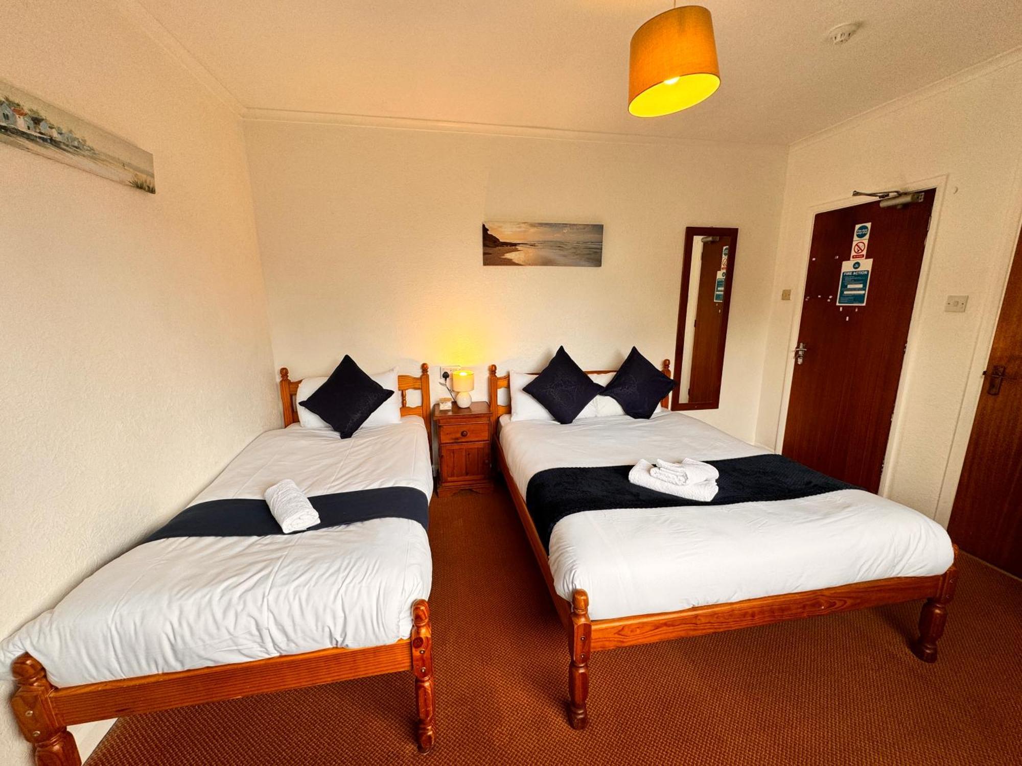 High Trees Guest House Gatwick Horley Zewnętrze zdjęcie