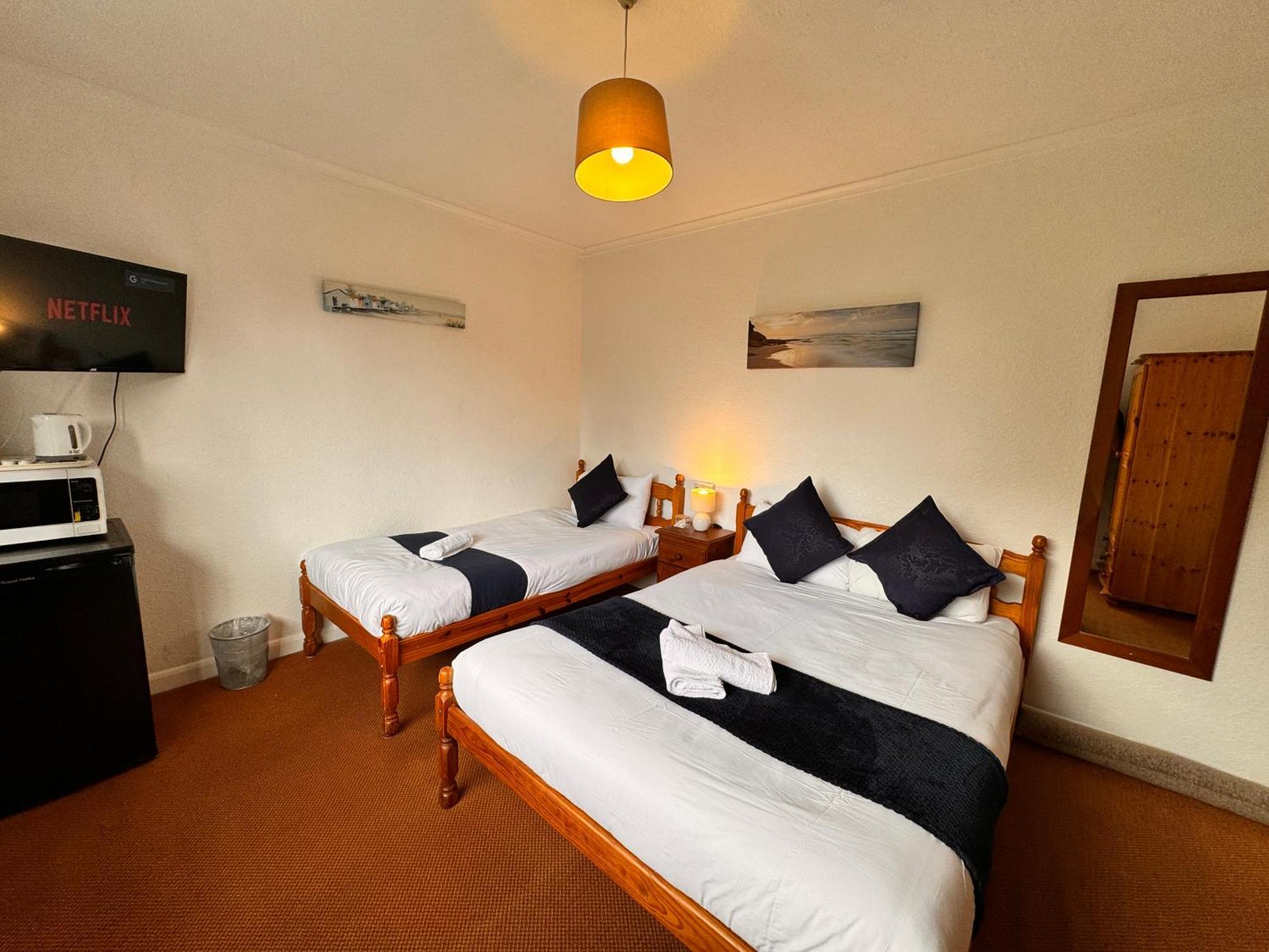 High Trees Guest House Gatwick Horley Zewnętrze zdjęcie