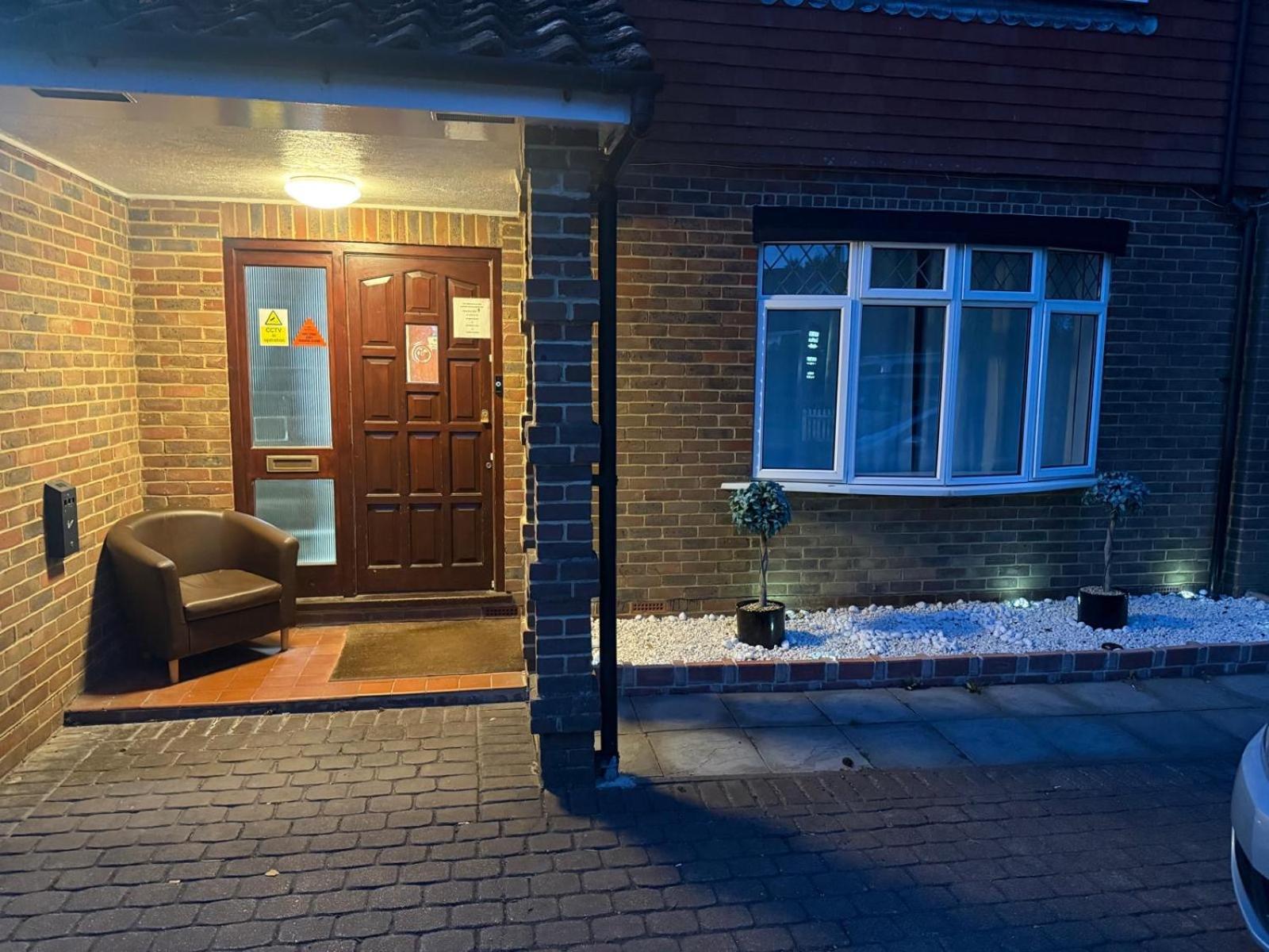 High Trees Guest House Gatwick Horley Zewnętrze zdjęcie
